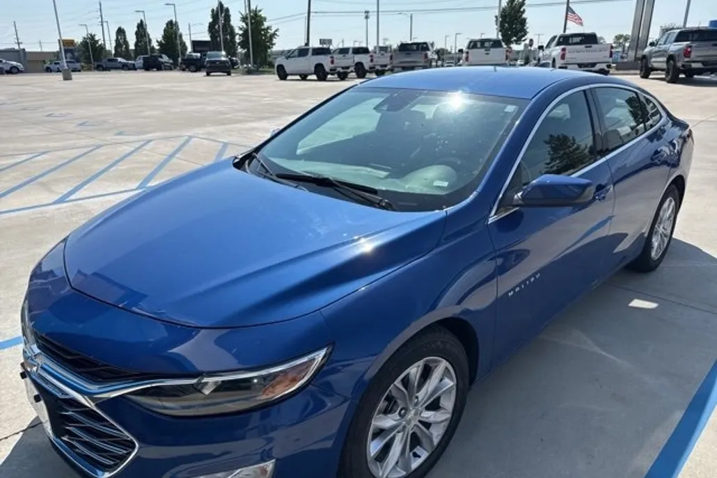 2023 Chevrolet Malibu 1LT photo 1