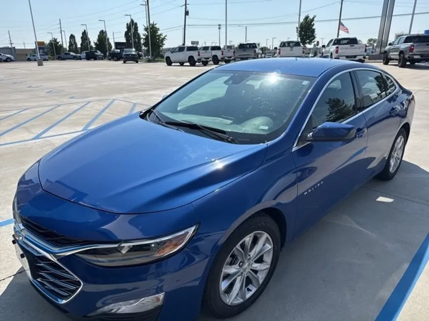 2023 Chevrolet Malibu 1LT photo 1