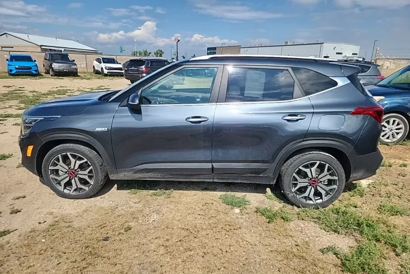2023 Kia Seltos SX photo 1