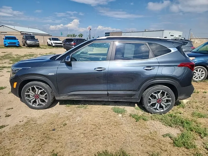 2023 Kia Seltos SX photo 1