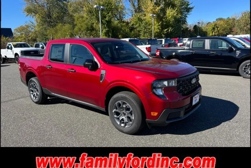 2025 Ford Maverick XLT photo 1