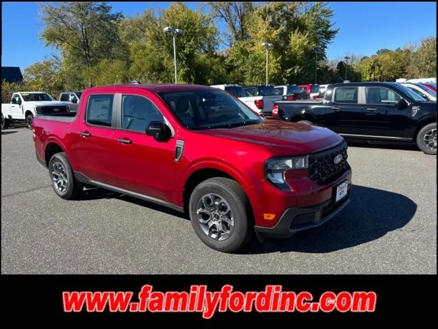 2025 Ford Maverick XLT photo 1