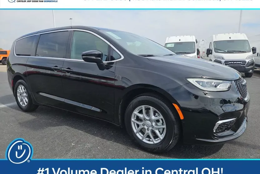 2026 Chrysler Pacifica photo 1