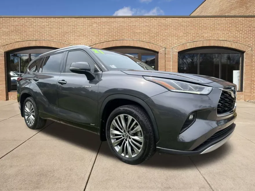 2021 Toyota Highlander Platinum Hybrid photo 1