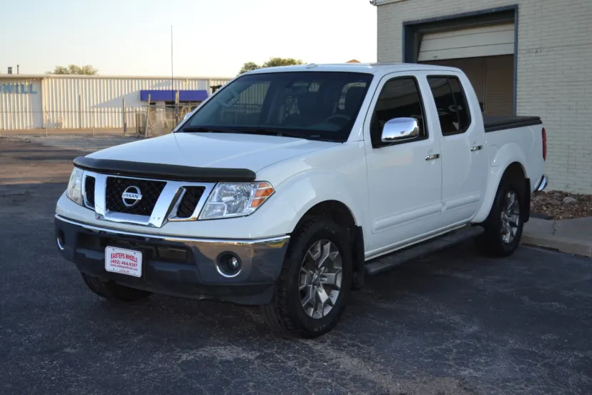 2017 Nissan Frontier PRO-4X Crew Cab photo 1