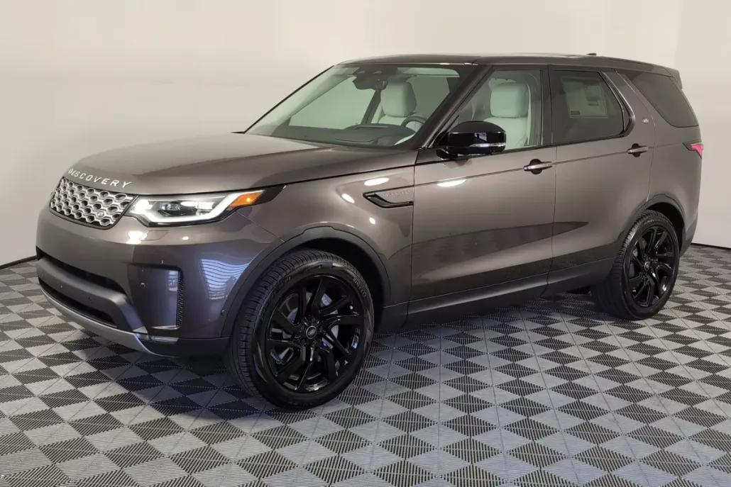 2025 Land Rover Discovery S photo 1