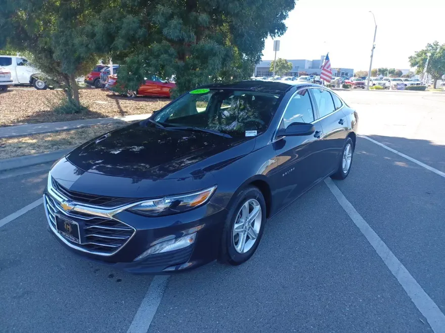 2023 Chevrolet Malibu 1LT photo 1