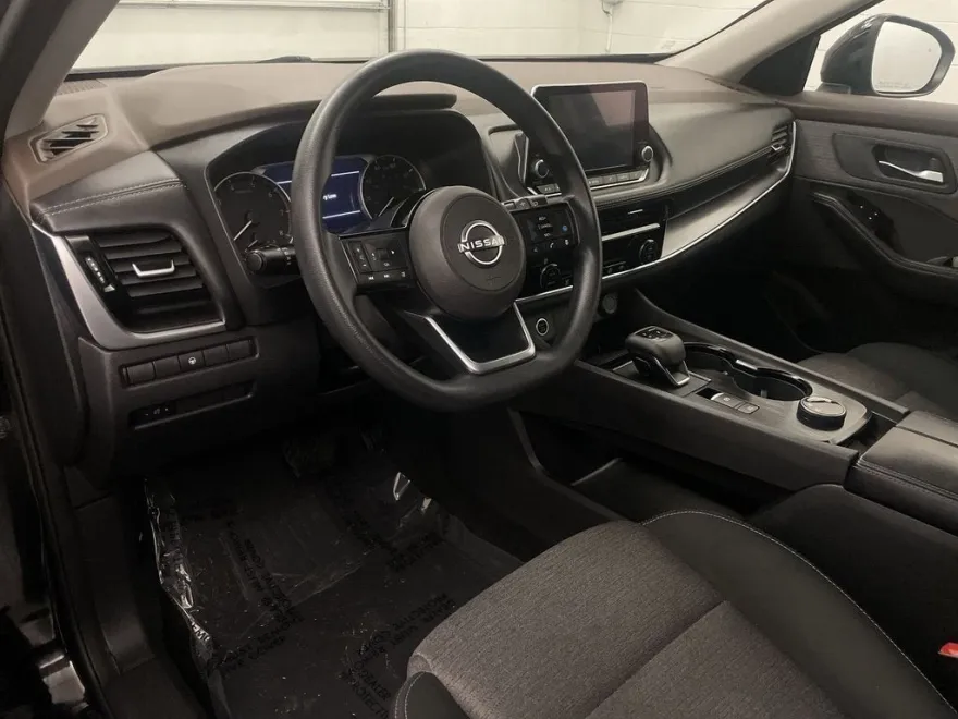 2022 Nissan Rogue SV AWD photo 1