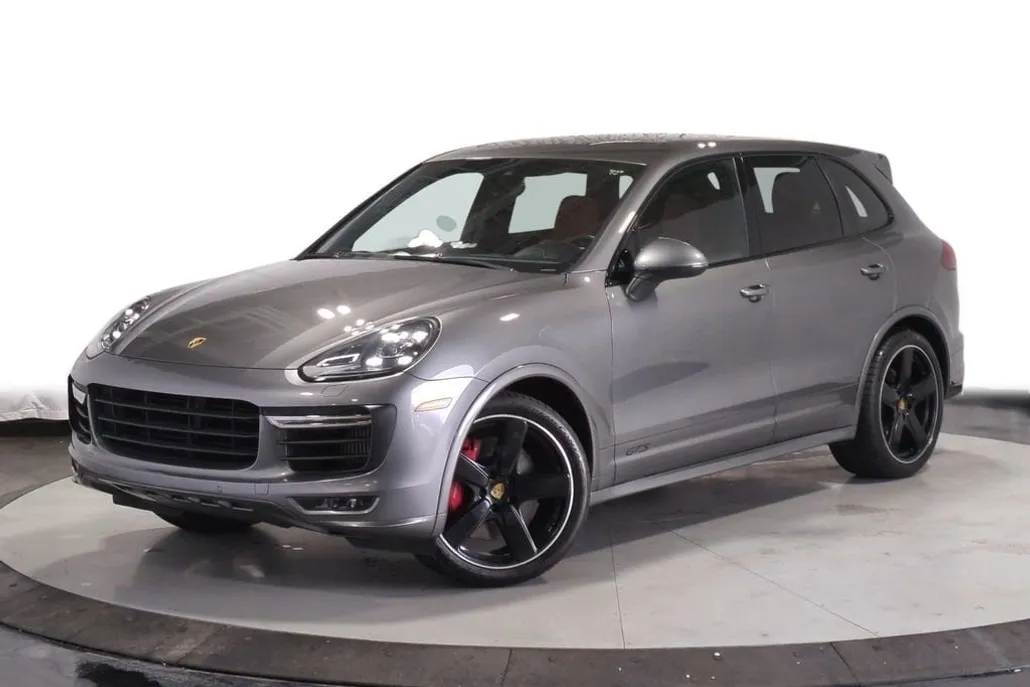 2016 Porsche Cayenne GTS photo 1