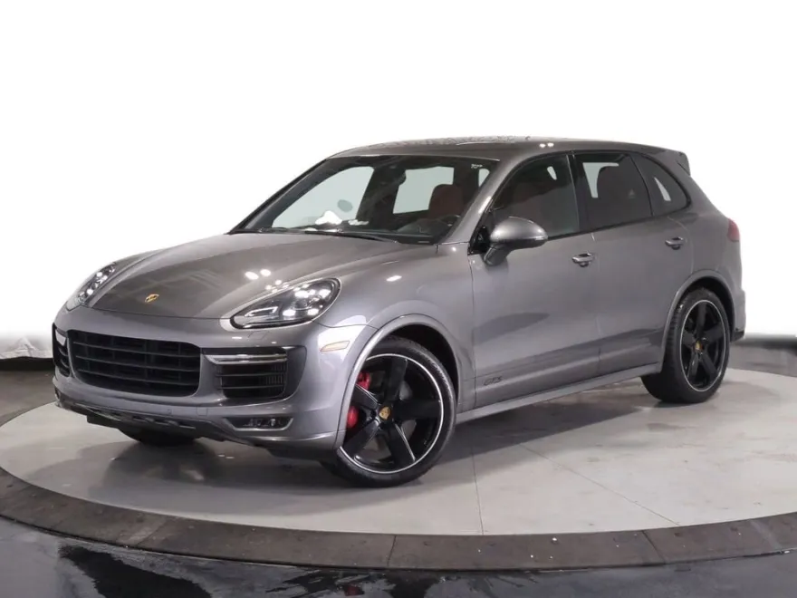 2016 Porsche Cayenne GTS photo 1