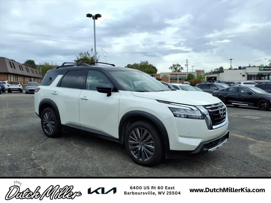2023 Nissan Pathfinder SL photo 1