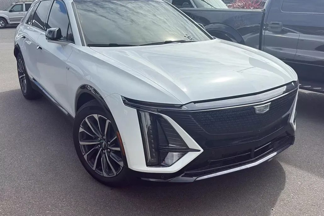 2025 Cadillac Lyriq Sport photo 1