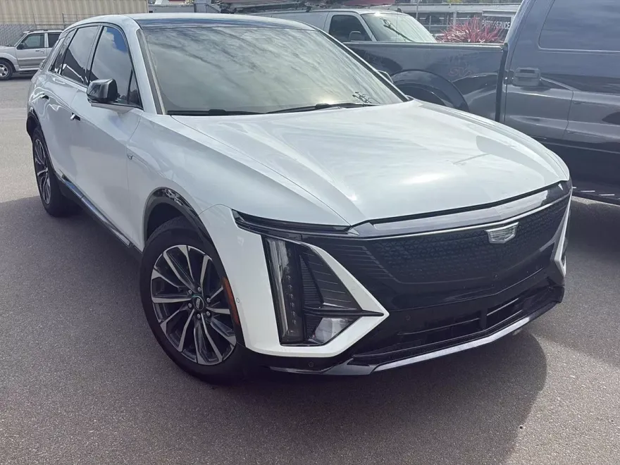 2025 Cadillac Lyriq Sport photo 1