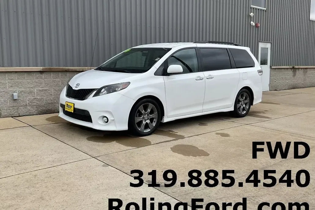 2014 Toyota Sienna SE photo 1