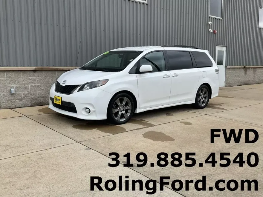 2014 Toyota Sienna SE photo 1