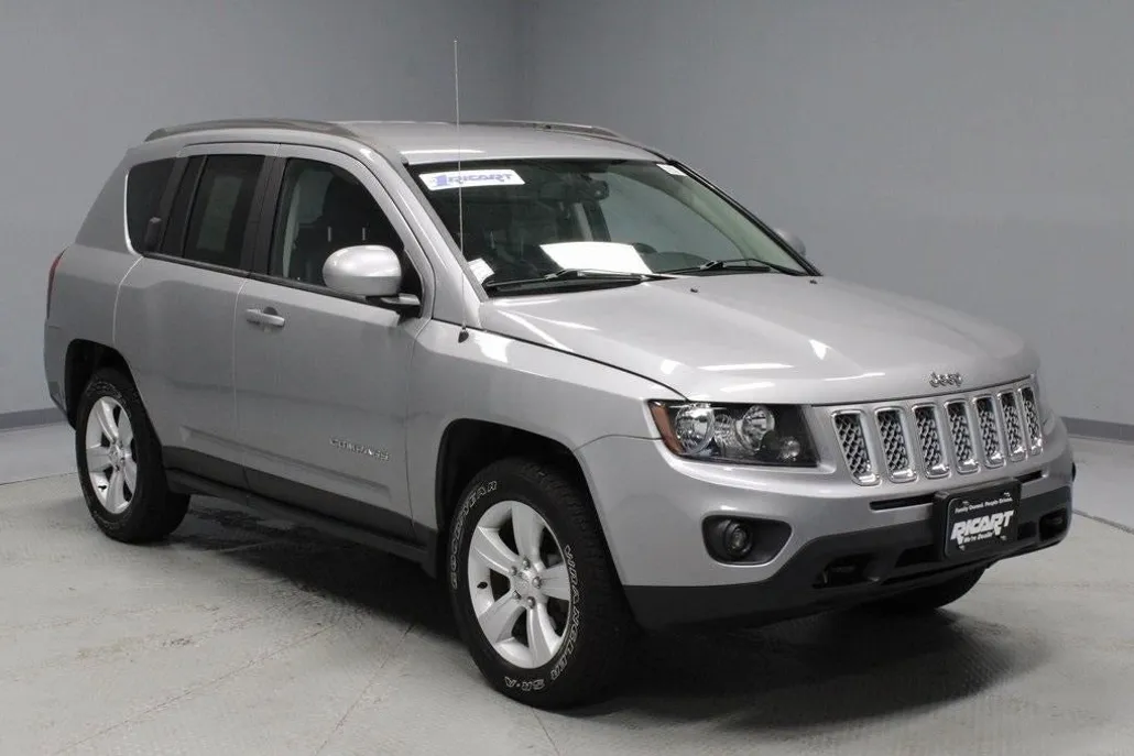 2014 Jeep Compass Latitude photo 1