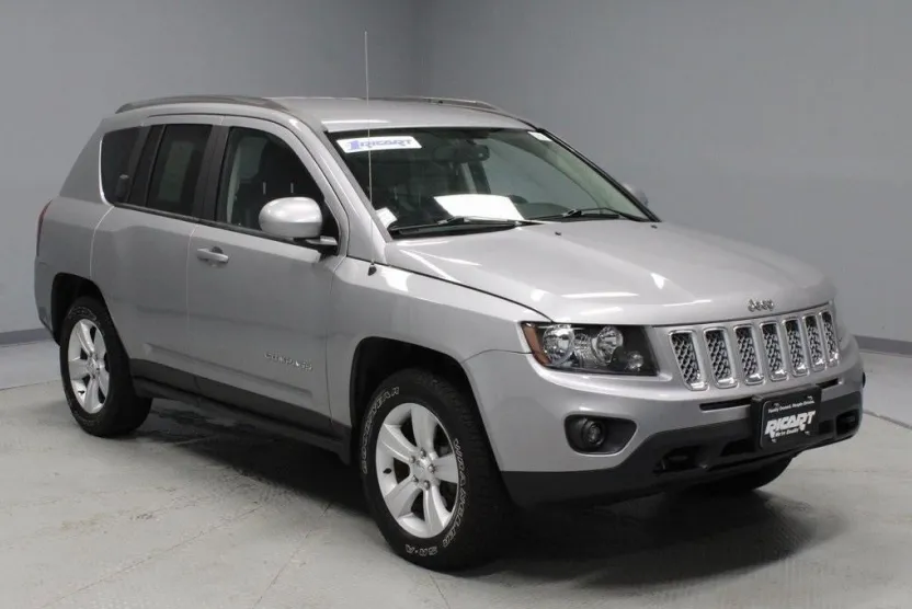 2014 Jeep Compass Latitude photo 1