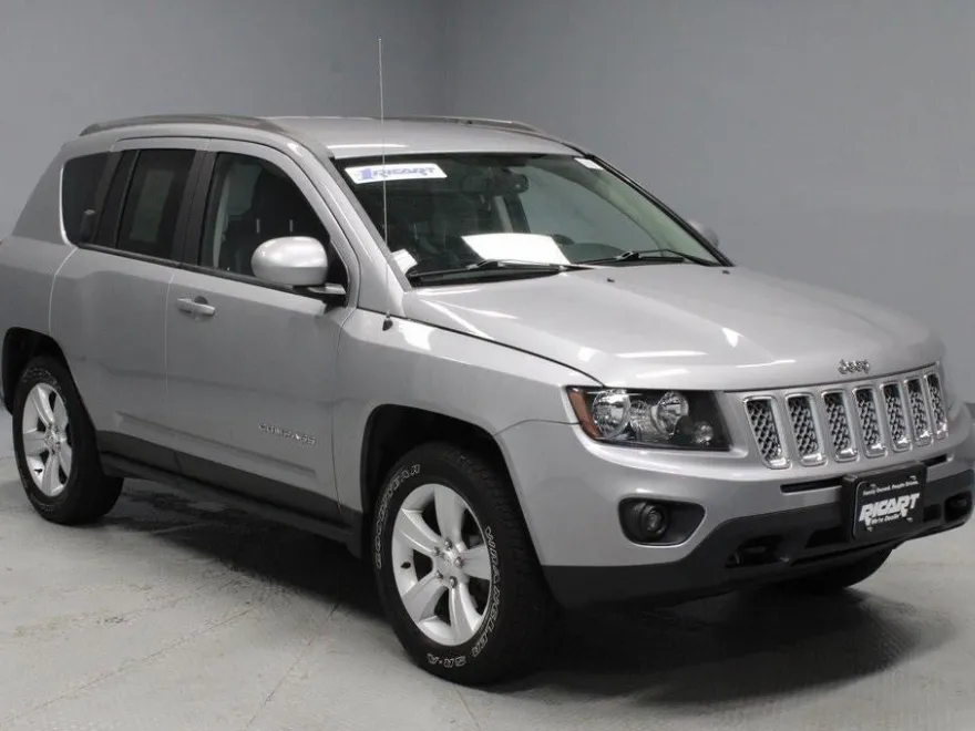 2014 Jeep Compass Latitude photo 1