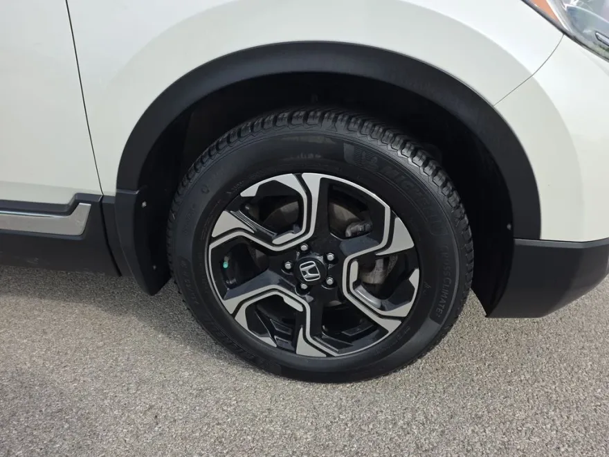 2017 Honda CR-V Touring photo 1