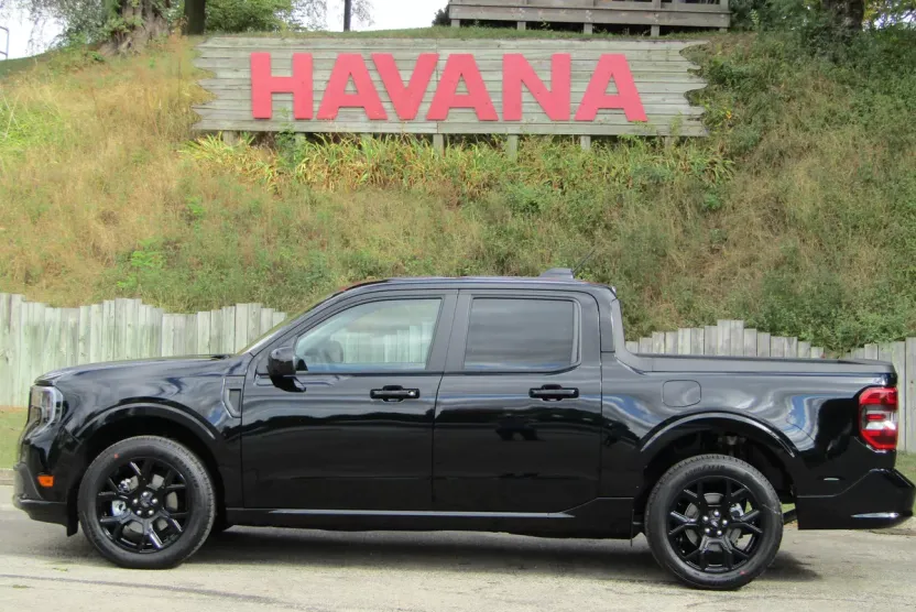 2025 Ford Maverick photo 1