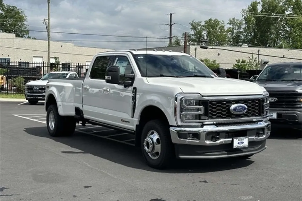 2025 Ford F-350 photo 1