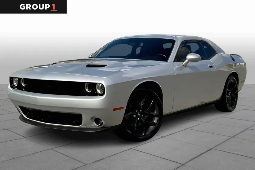 2021 Dodge Challenger SXT photo 1