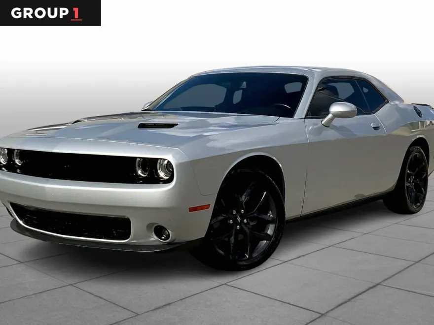 2021 Dodge Challenger SXT photo 1