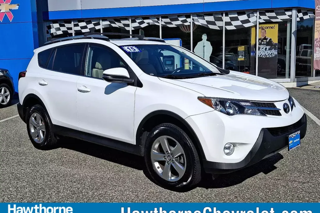2015 Toyota RAV4 XLE photo 1