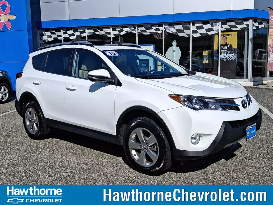 2015 Toyota RAV4 XLE photo 1