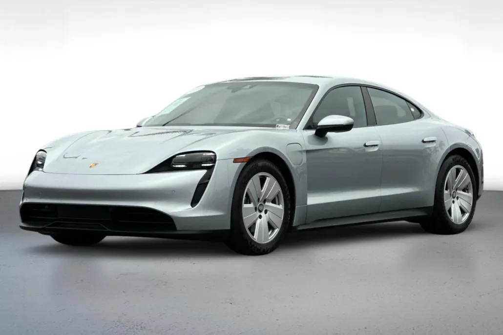 2022 Porsche Taycan photo 1