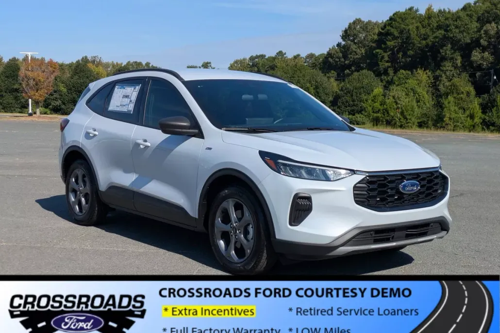 2025 Ford Escape ST-Line photo 1