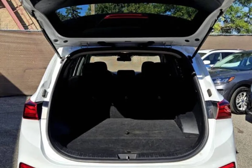2019 Hyundai Santa Fe SE photo 1