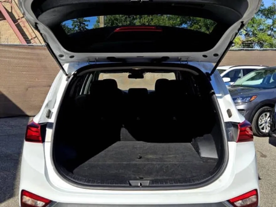 2019 Hyundai Santa Fe SE photo 1