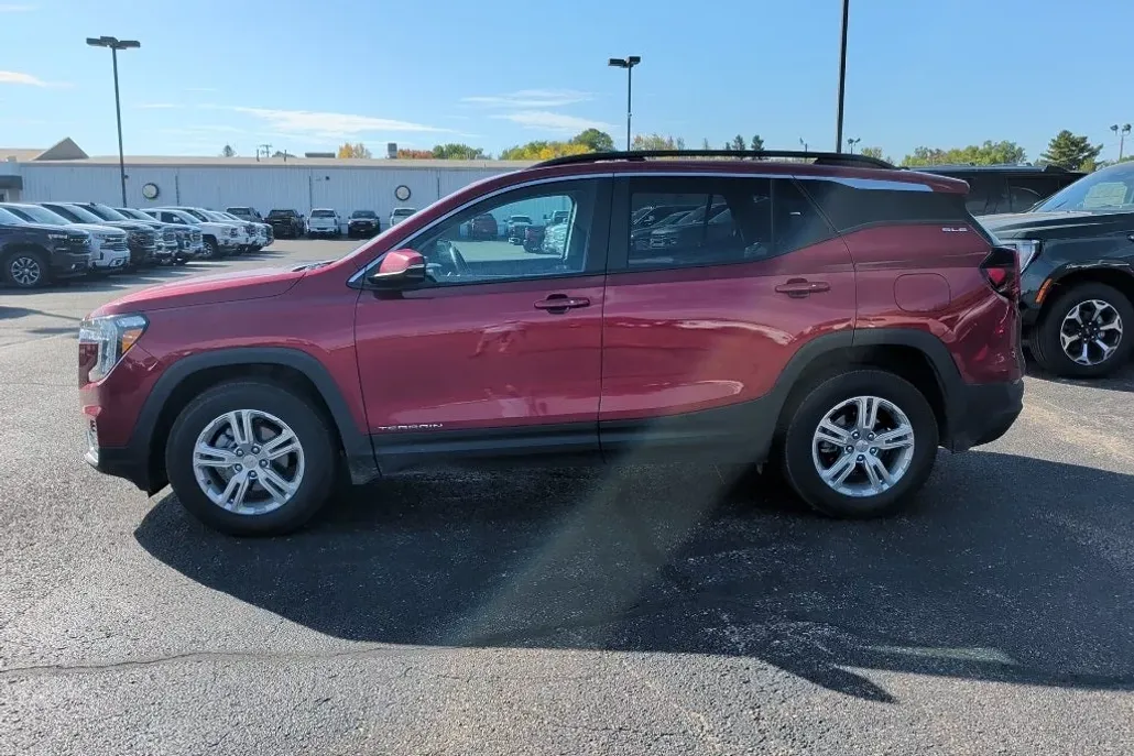 2022 Gmc Terrain SLE photo 1