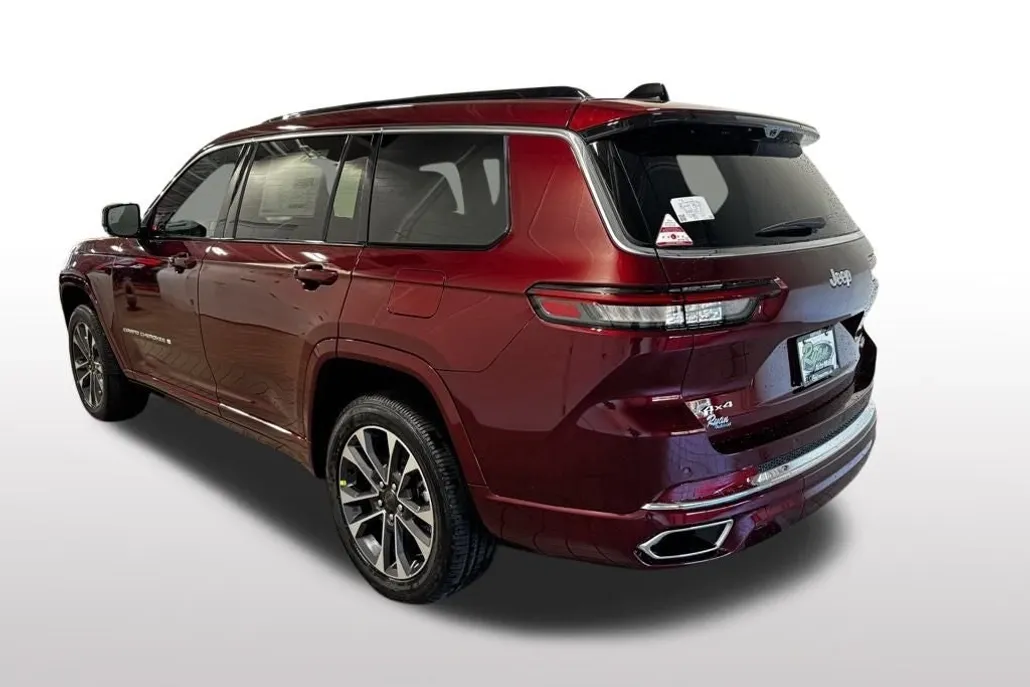 2025 Jeep Grand Cherokee Overland photo 1