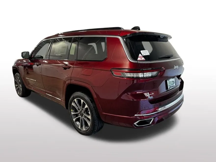 2025 Jeep Grand Cherokee Overland photo 1