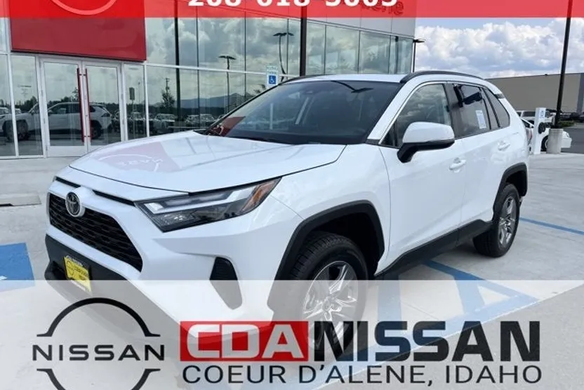2024 Toyota RAV4 XLE photo 1
