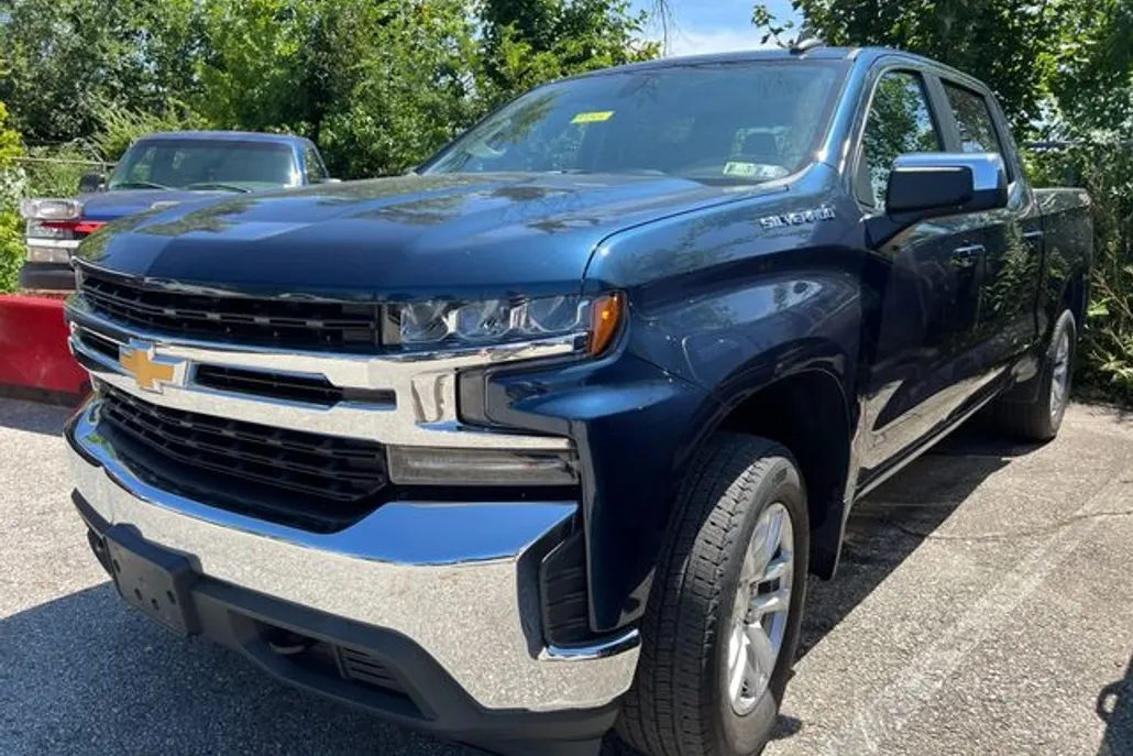 2022 Chevrolet Silverado 1500 LT photo 1