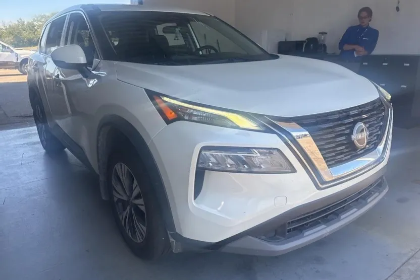 2022 Nissan Rogue SV photo 1