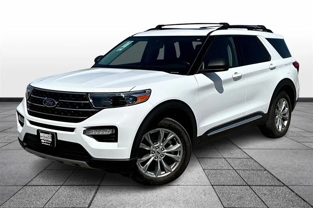 2021 Ford Explorer XLT photo 1