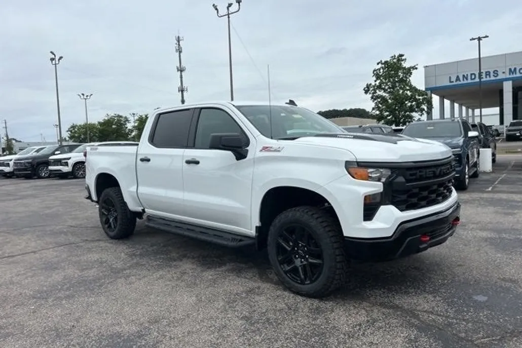 2025 Chevrolet Silverado 1500 Custom Trail Boss photo 1