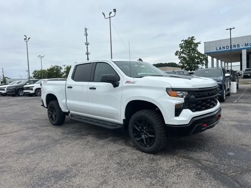 2025 Chevrolet Silverado 1500 Custom Trail Boss photo 1