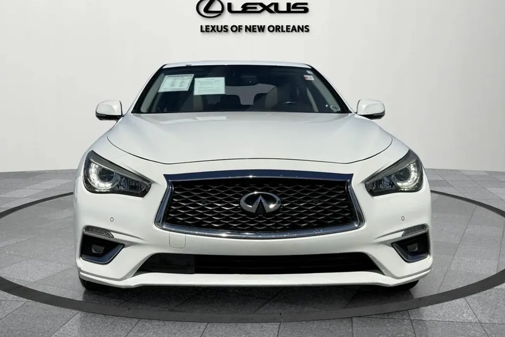2018 Infiniti Q50 3.0t LUXE photo 1