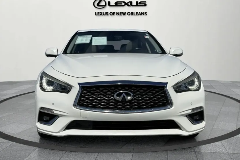 2018 Infiniti Q50 3.0t LUXE photo 1