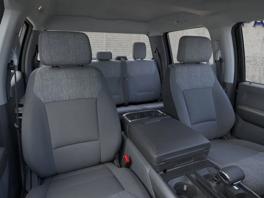 2025 Ford F-150 Lightning XLT photo 1