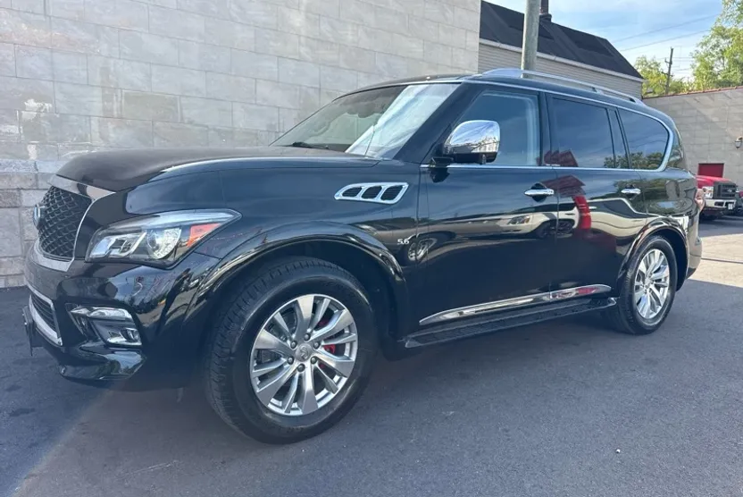 2016 Infiniti QX80 photo 1