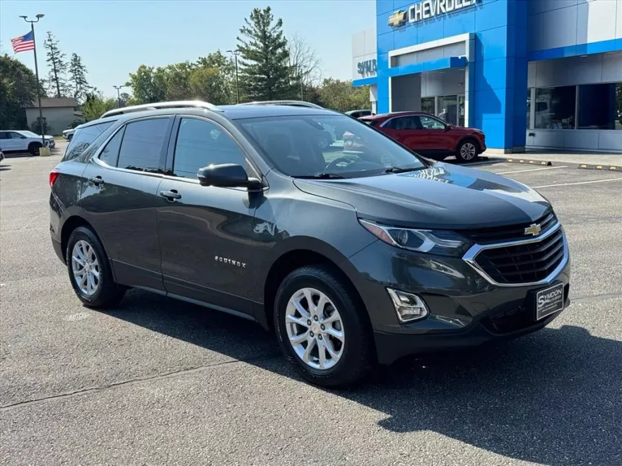 2019 Chevrolet Equinox LT photo 1
