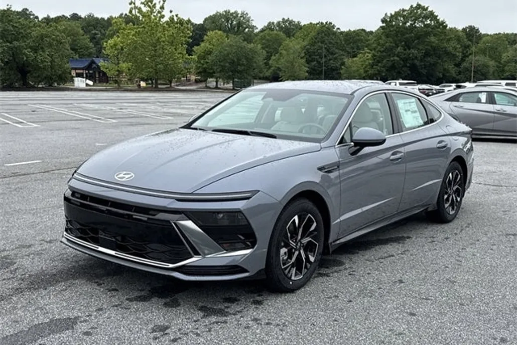 2025 Hyundai Sonata SEL photo 1