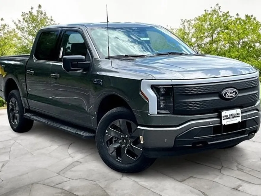 2025 Ford F-150 Lightning photo 1
