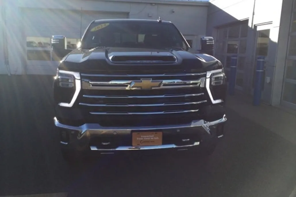 2024 Chevrolet Silverado 3500HD LTZ photo 1